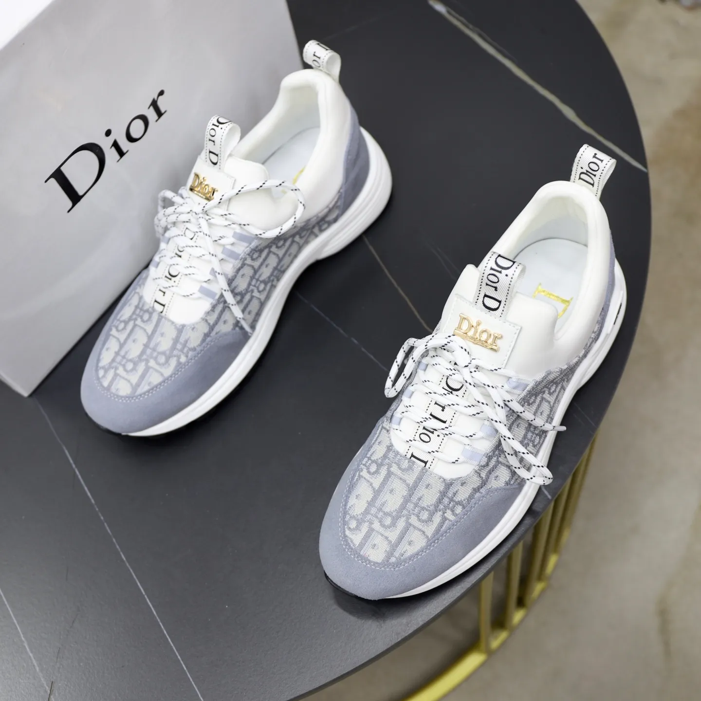 Ex-factory price: 440💰🙅‍♂️🙅‍♂️🙅‍♂️ Brand: Dior DIOR Standard code: 38-44 (45 customized) Grade: Same as the official website Material: Original material splicing Comfortable and breathable lining Lightweight and wear-resistant sports outsole Style category: Men's fashionable casual shoes Running sneakers Distinguished luxury brand elements Top luxury Color: actual picture color